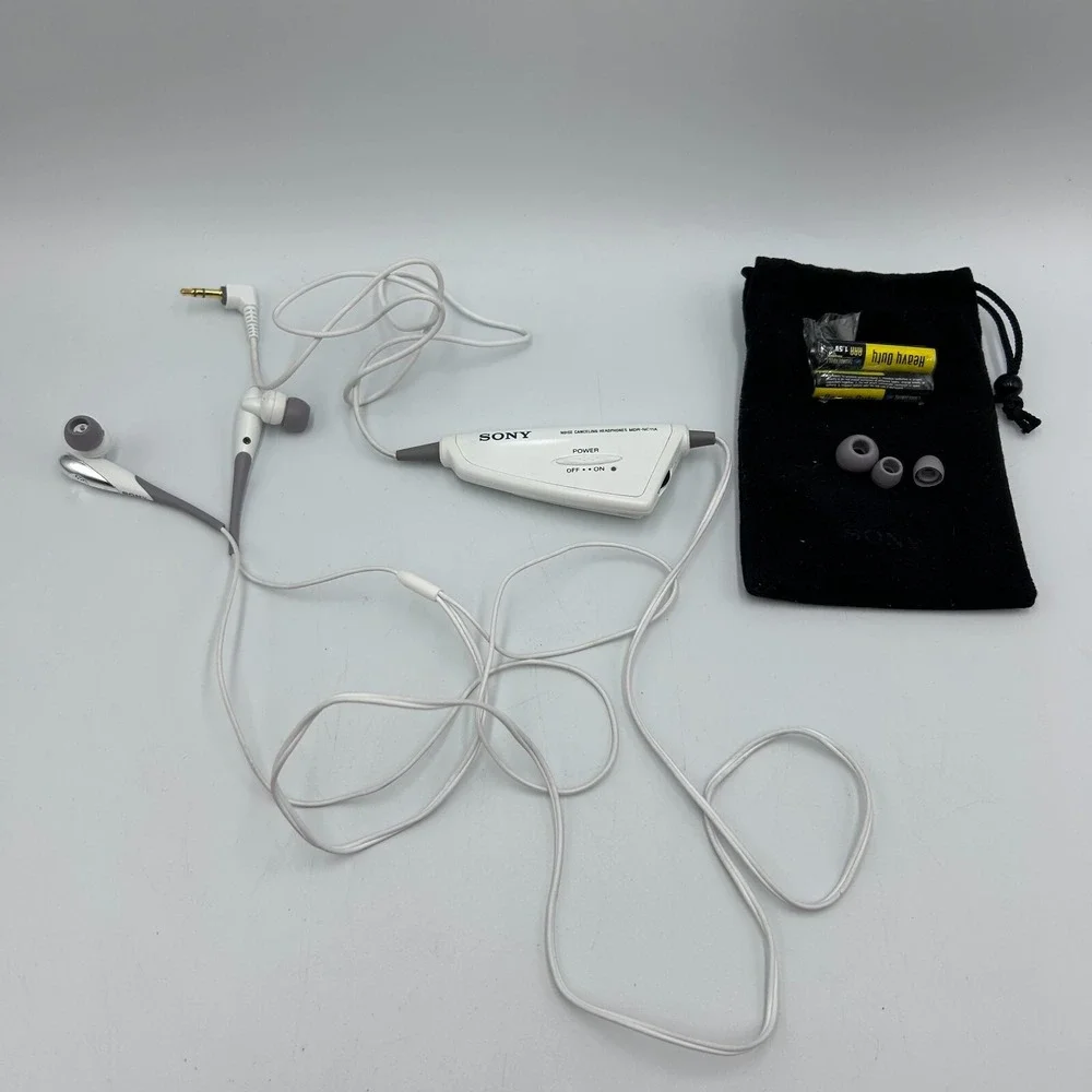 Sony‎ MDR-NC11A Noise Canceling Headphones w/ Original Bag & All Earbuds Tested